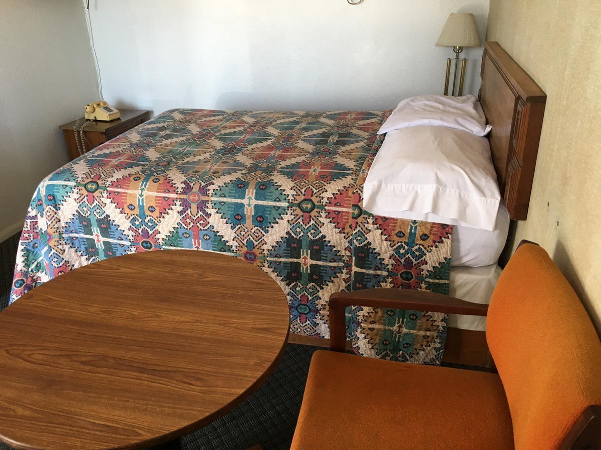Stroud Skyliner Motel מראה חיצוני תמונה