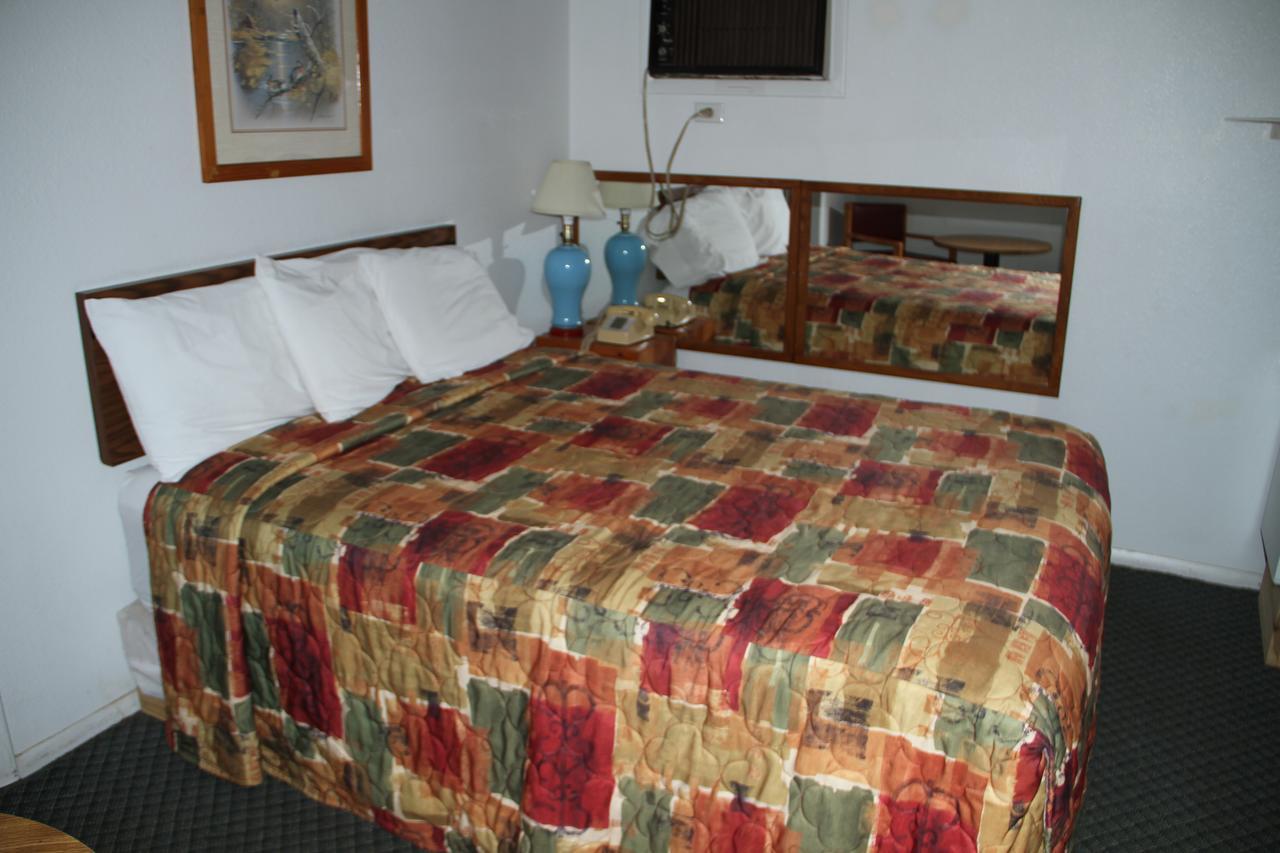 Stroud Skyliner Motel מראה חיצוני תמונה